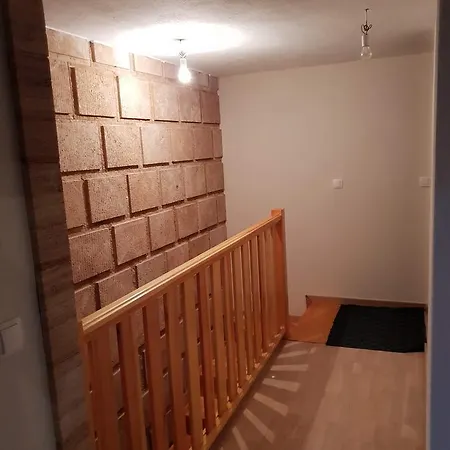 Apartman Hodzic شقة *